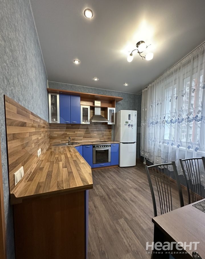 Продается 1-комнатная квартира, 43 м²