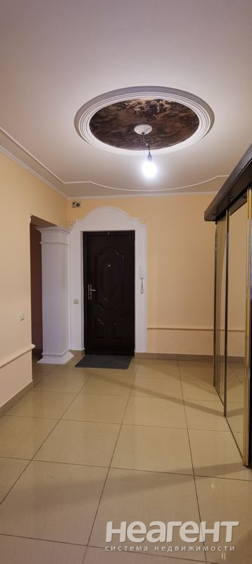 Продается Многокомнатная квартира, 145 м²