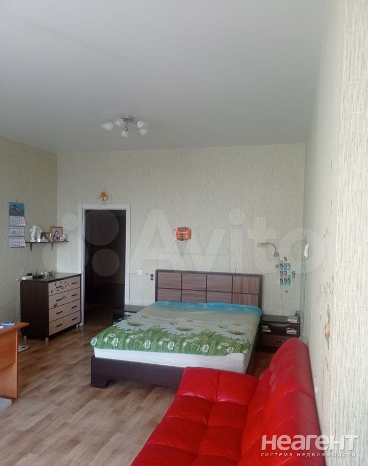 Продается 1-комнатная квартира, 62,2 м²