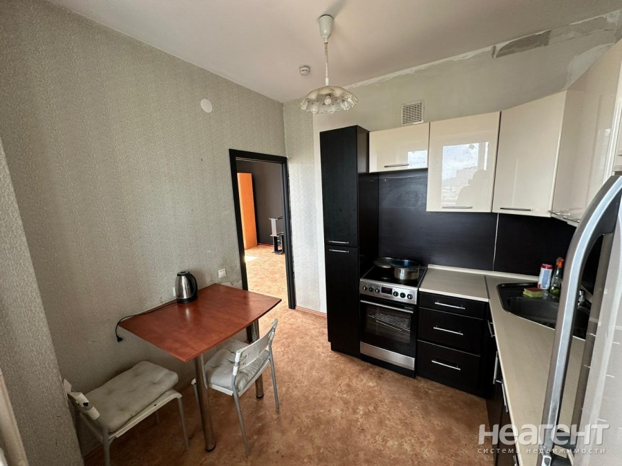 Сдается 1-комнатная квартира, 42 м²