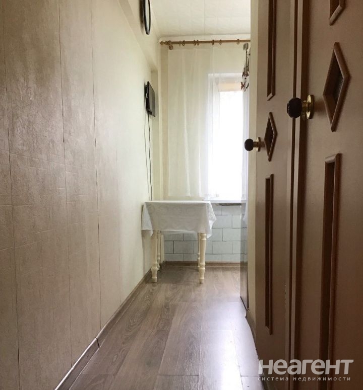 Продается 1-комнатная квартира, 30,4 м²