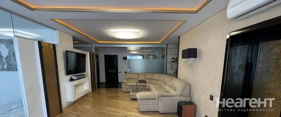 Продается Многокомнатная квартира, 140 м²