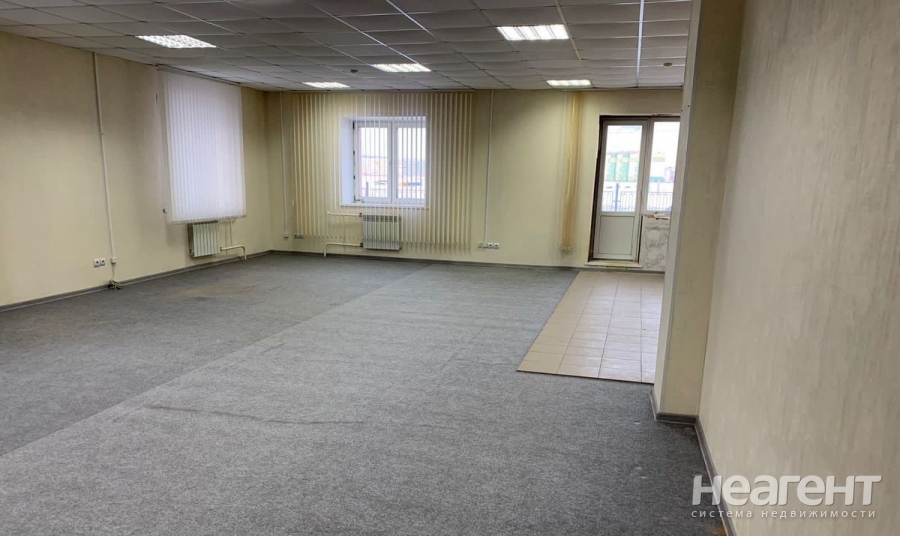 Продается 1-комнатная квартира, 110 м²