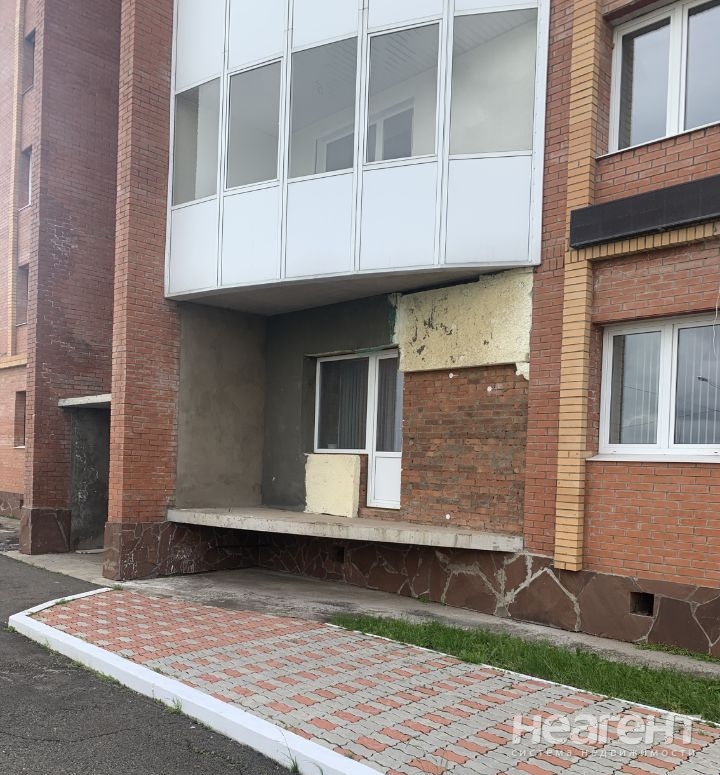 Продается 1-комнатная квартира, 110 м²