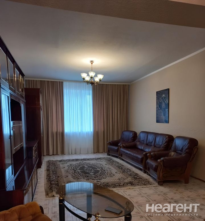 Сдается Многокомнатная квартира, 109,7 м²