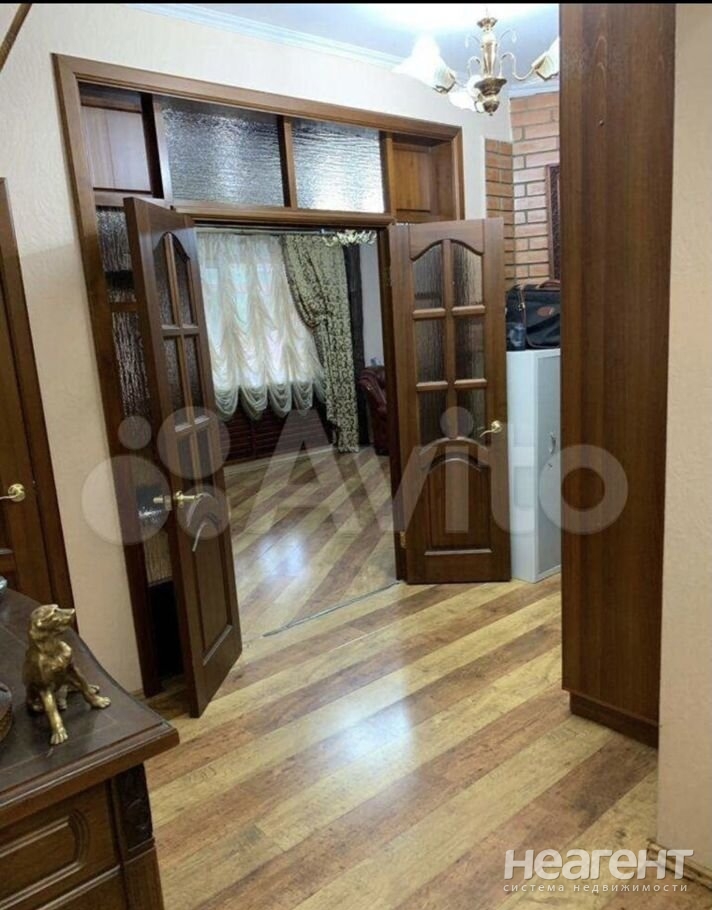 Продается Дом, 350 м²