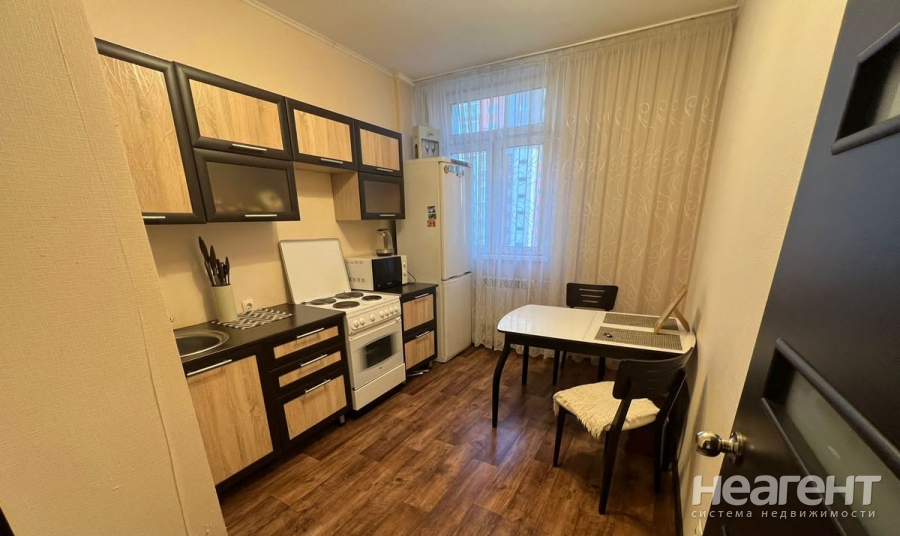 Продается 1-комнатная квартира, 36 м²