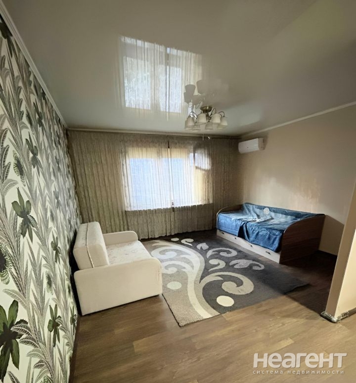 Продается 1-комнатная квартира, 41 м²