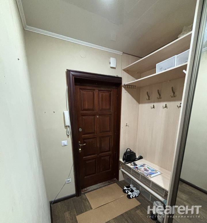 Продается 1-комнатная квартира, 41 м²