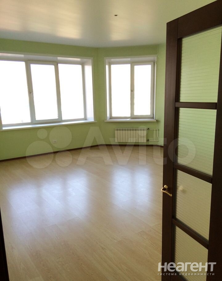 Продается 2-х комнатная квартира, 104,1 м²