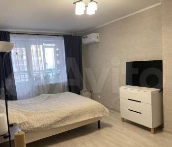 Продается 1-комнатная квартира, 41 м²