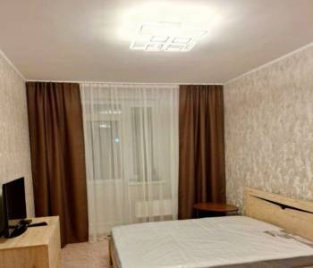 Продается 1-комнатная квартира, 41 м²