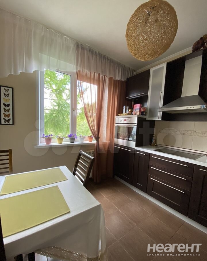 Продается Многокомнатная квартира, 82 м²