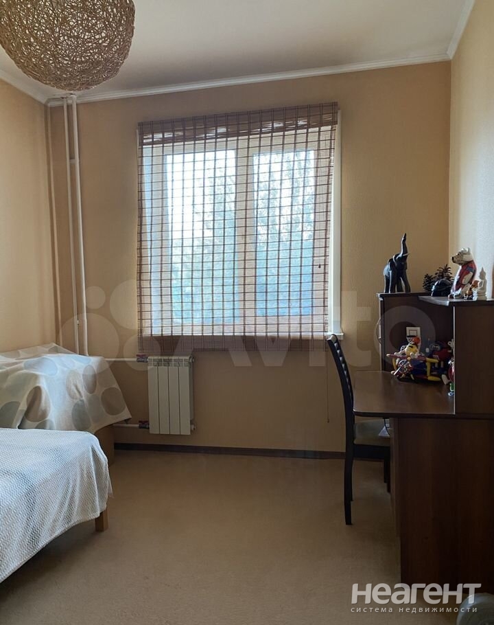 Продается Многокомнатная квартира, 82 м²