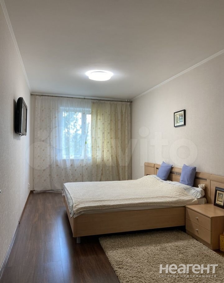 Продается Многокомнатная квартира, 82 м²