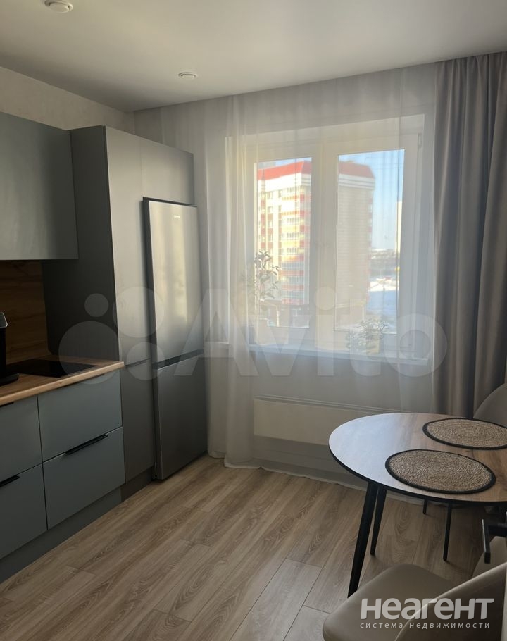 Продается 1-комнатная квартира, 38 м²