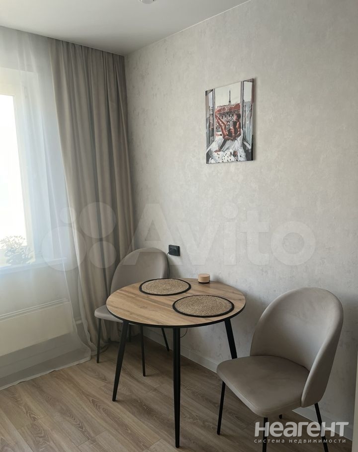 Продается 1-комнатная квартира, 38 м²