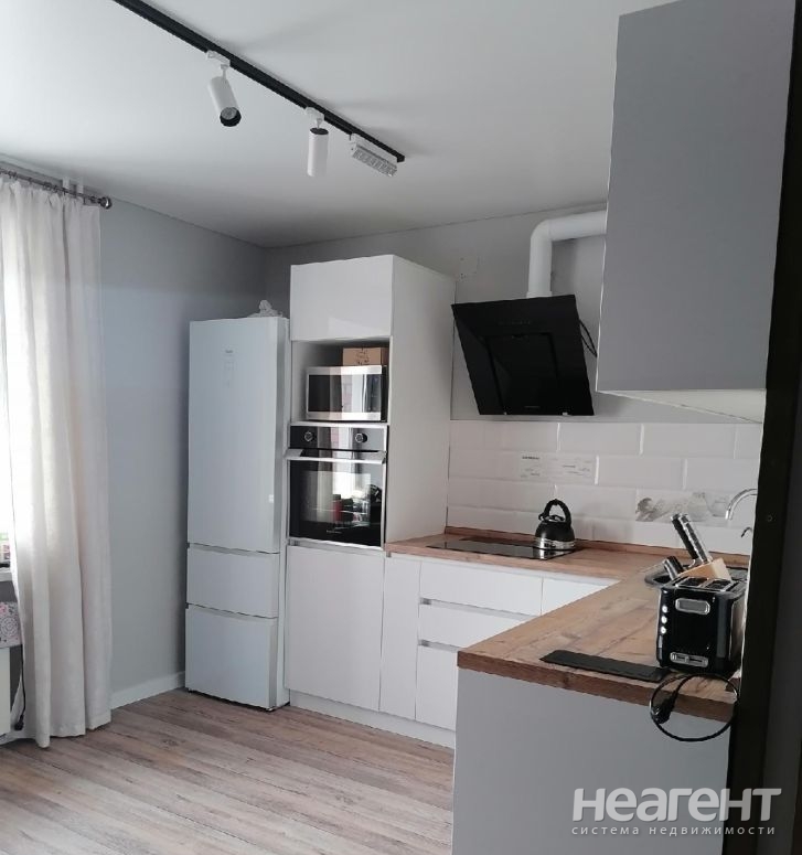 Продается 1-комнатная квартира, 58 м²