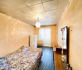 Продается Многокомнатная квартира, 80,4 м²