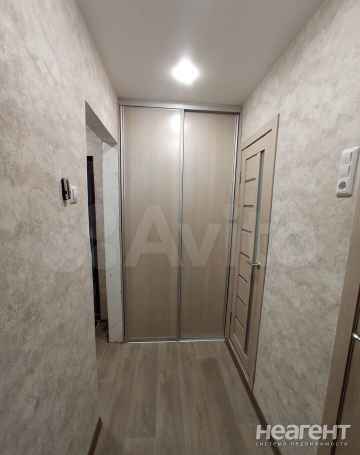 Продается 1-комнатная квартира, 32 м²