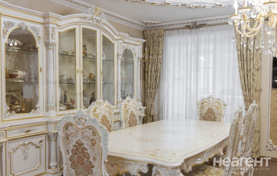 Продается Многокомнатная квартира, 191 м²