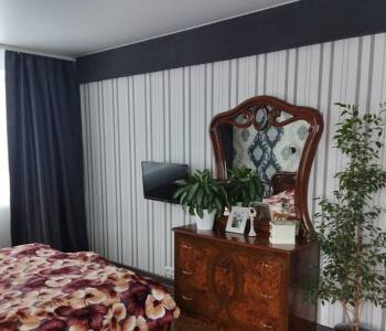 Продается Многокомнатная квартира, 89,8 м²