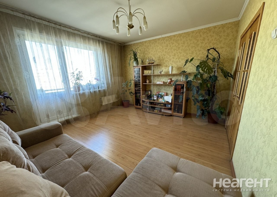 Продается Многокомнатная квартира, 80,3 м²