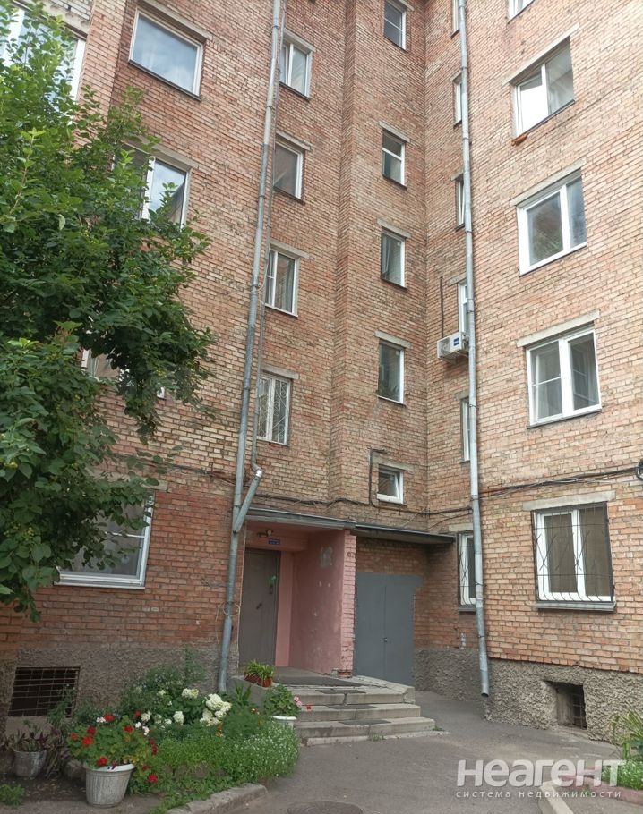 Продается Многокомнатная квартира, 120 м²