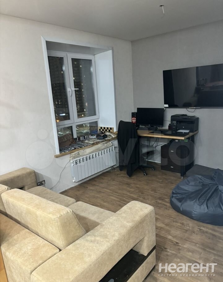 Продается 1-комнатная квартира, 39,9 м²