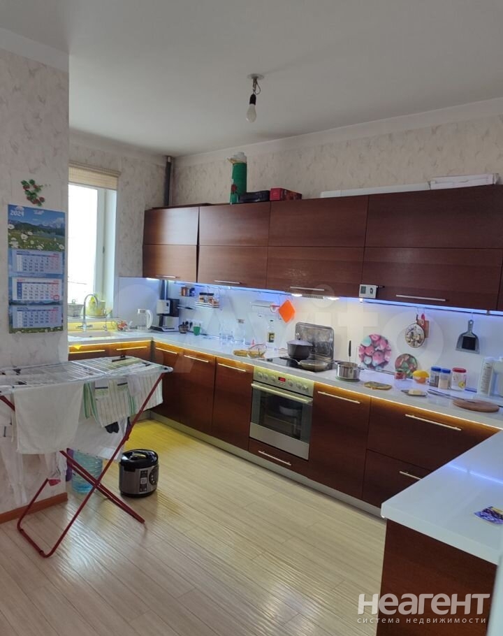 Продается Многокомнатная квартира, 94 м²