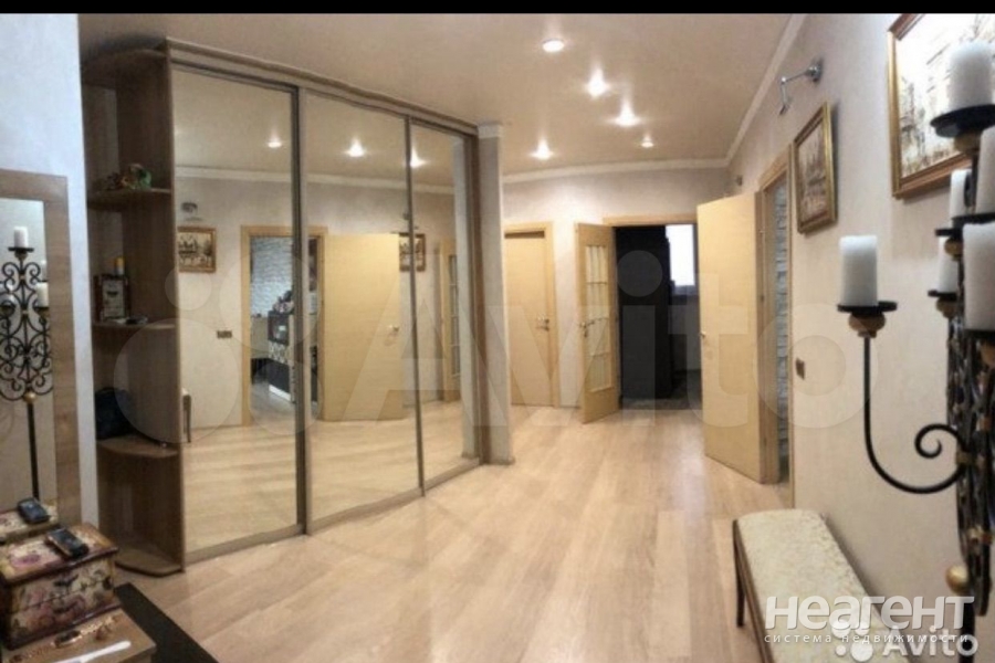 Продается 3-х комнатная квартира, 133 м²