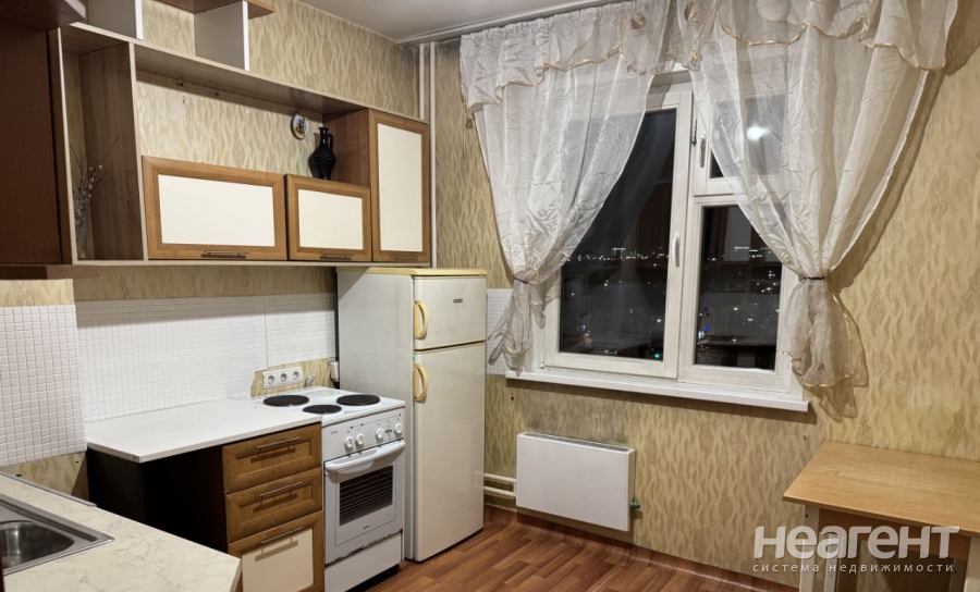 Сдается 1-комнатная квартира, 41 м²