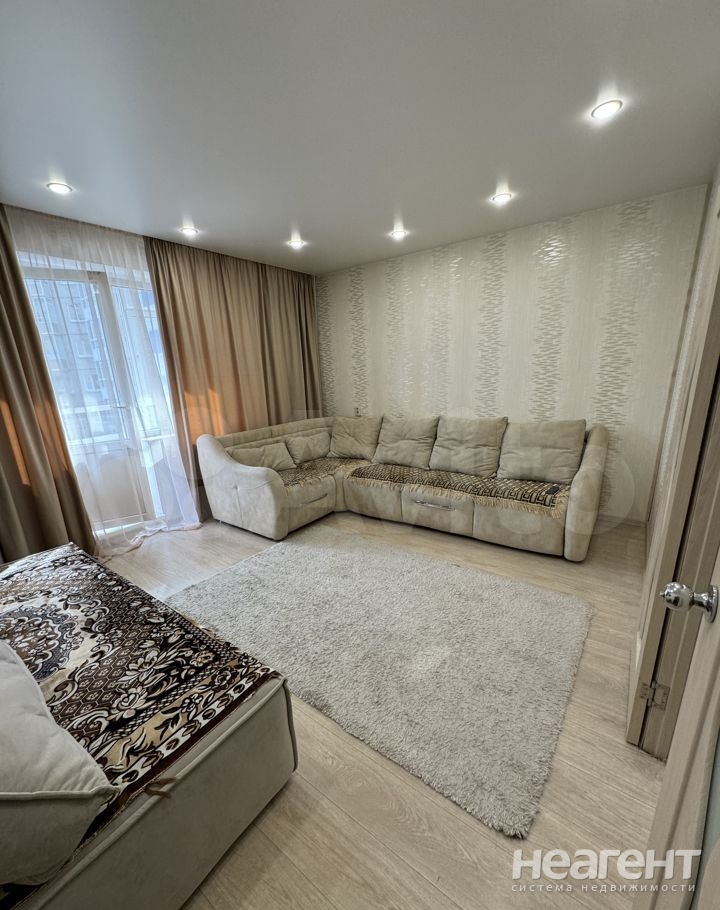 Продается 1-комнатная квартира, 45 м²