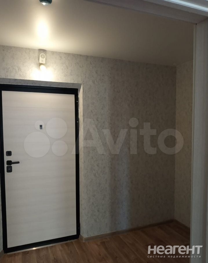 Продается 1-комнатная квартира, 42 м²