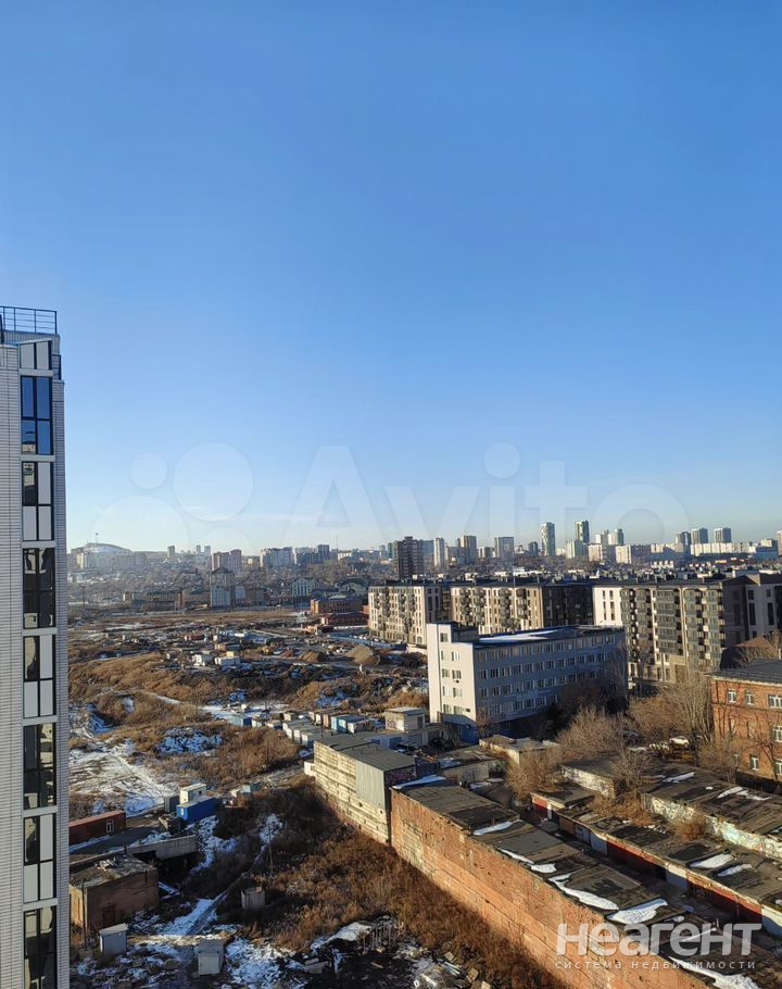 Продается 1-комнатная квартира, 42 м²