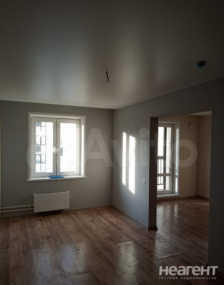 Продается 1-комнатная квартира, 42 м²