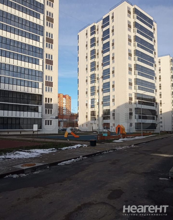 Продается 1-комнатная квартира, 42 м²