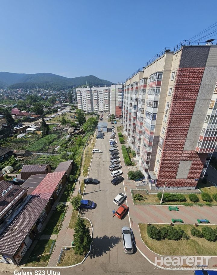 Продается 1-комнатная квартира, 42 м²