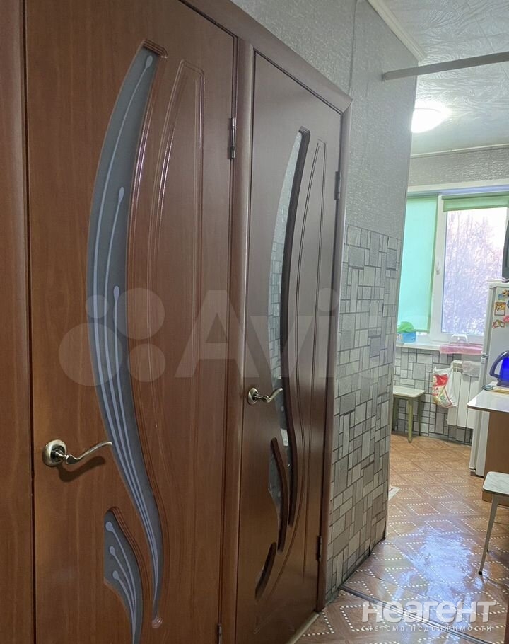 Продается Многокомнатная квартира, 61 м²