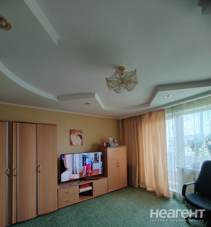 Продается Многокомнатная квартира, 79,6 м²