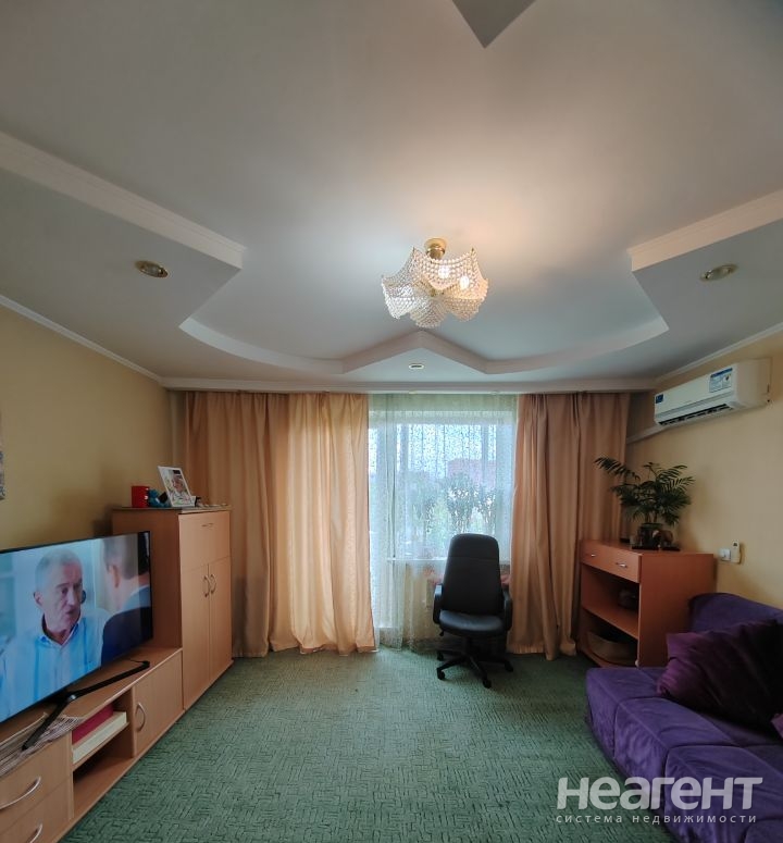 Продается Многокомнатная квартира, 79,6 м²