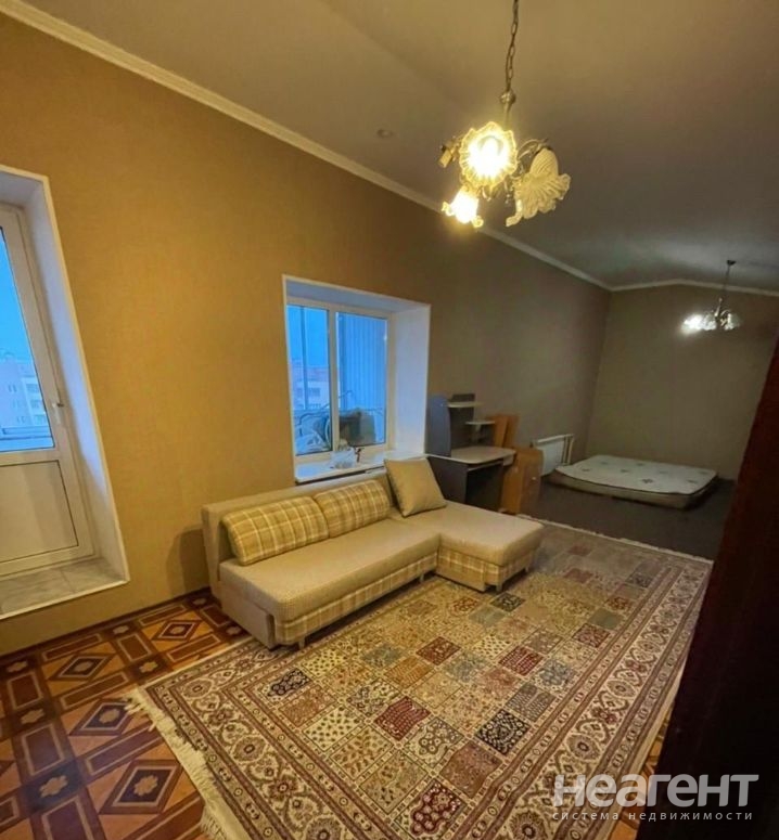 Сдается Многокомнатная квартира, 142,8 м²