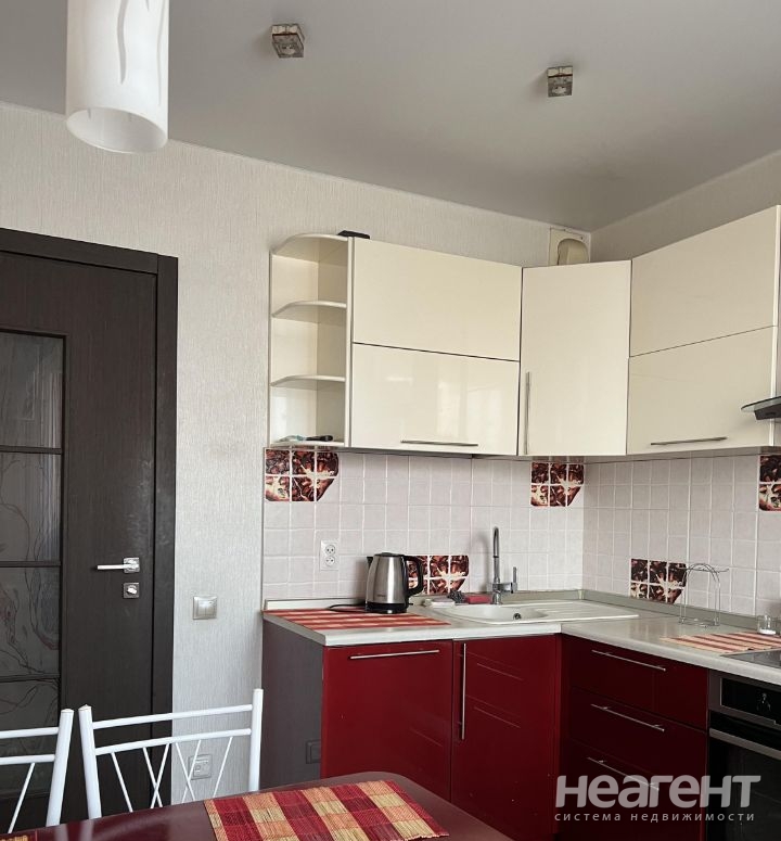 Сдается 2-х комнатная квартира, 60 м²