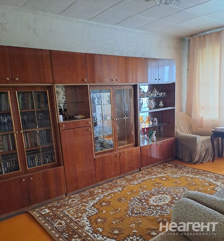 Сдается Многокомнатная квартира, 60 м²