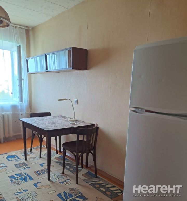 Сдается Многокомнатная квартира, 60 м²