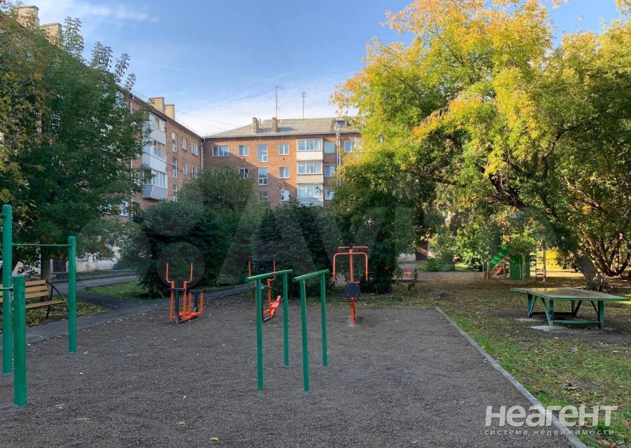 Продается 3-х комнатная квартира, 42,5 м²