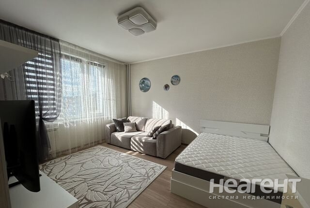 Продается 1-комнатная квартира, 37,4 м²