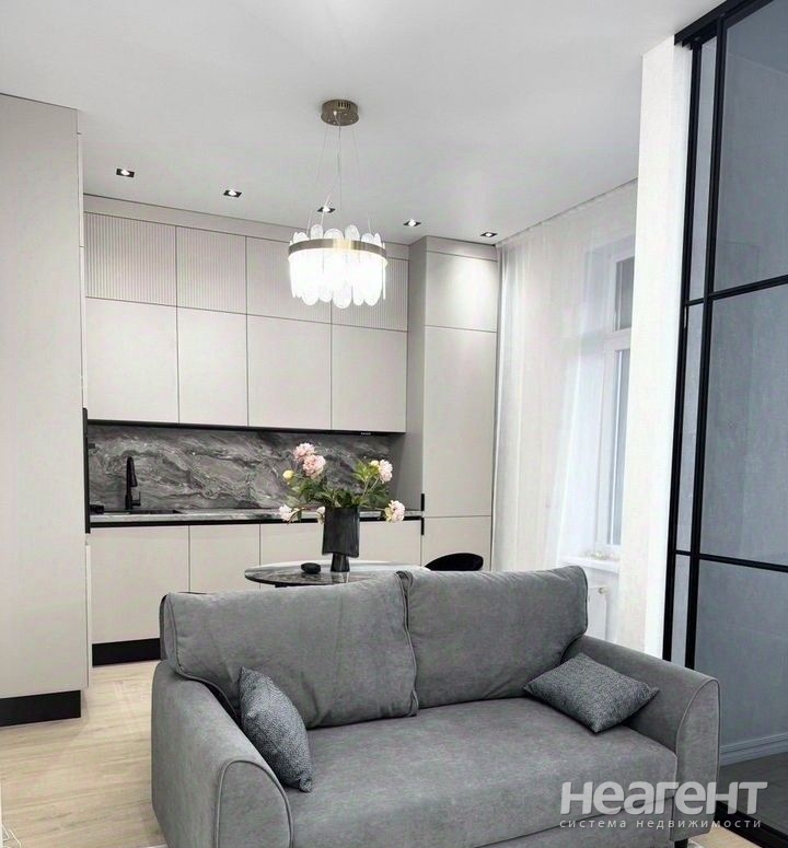 Продается 1-комнатная квартира, 37 м²