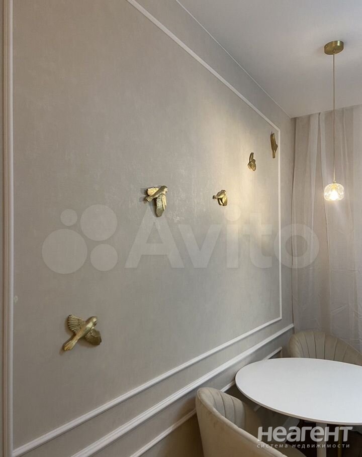 Продается 1-комнатная квартира, 42 м²