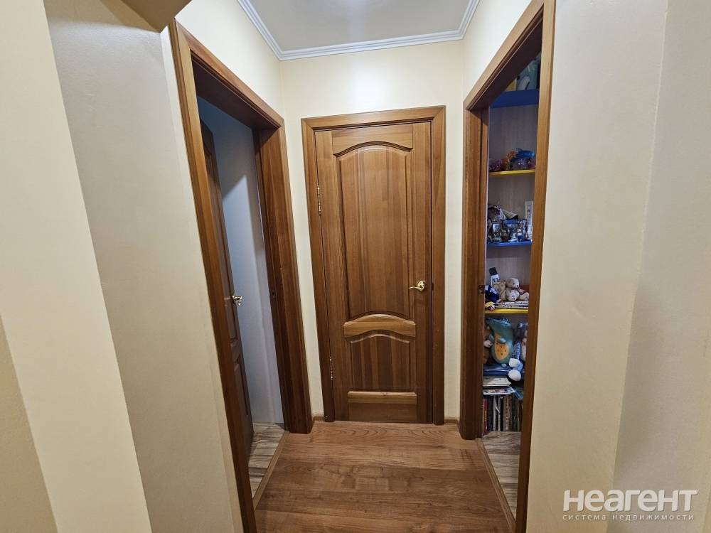 Продается Многокомнатная квартира, 80,4 м²